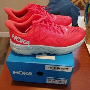 Hoka One Clifton 7